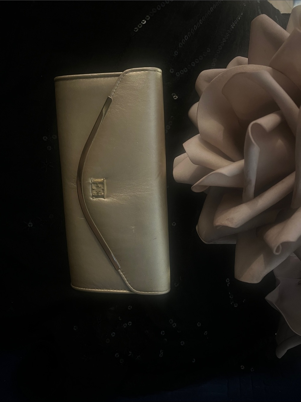 Sleek Metallic Gold Evening Clutch for Women